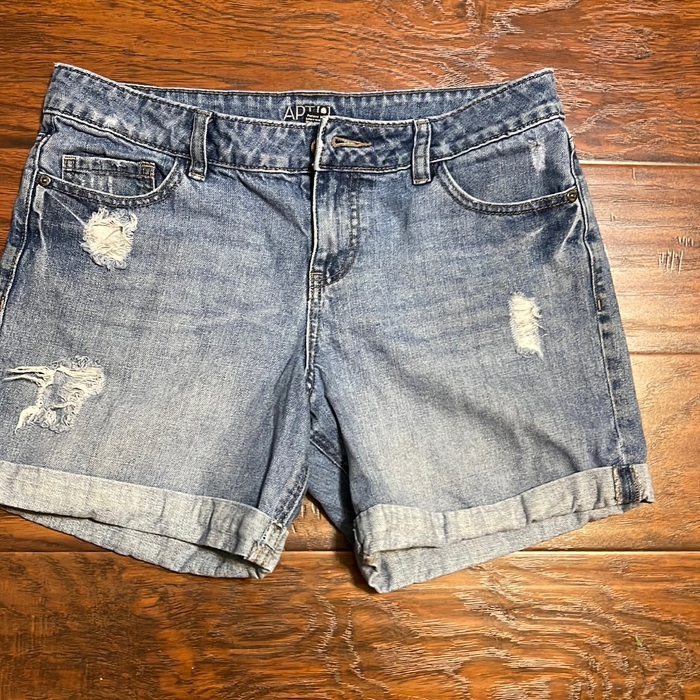 Apt 9 distressed denim shorts